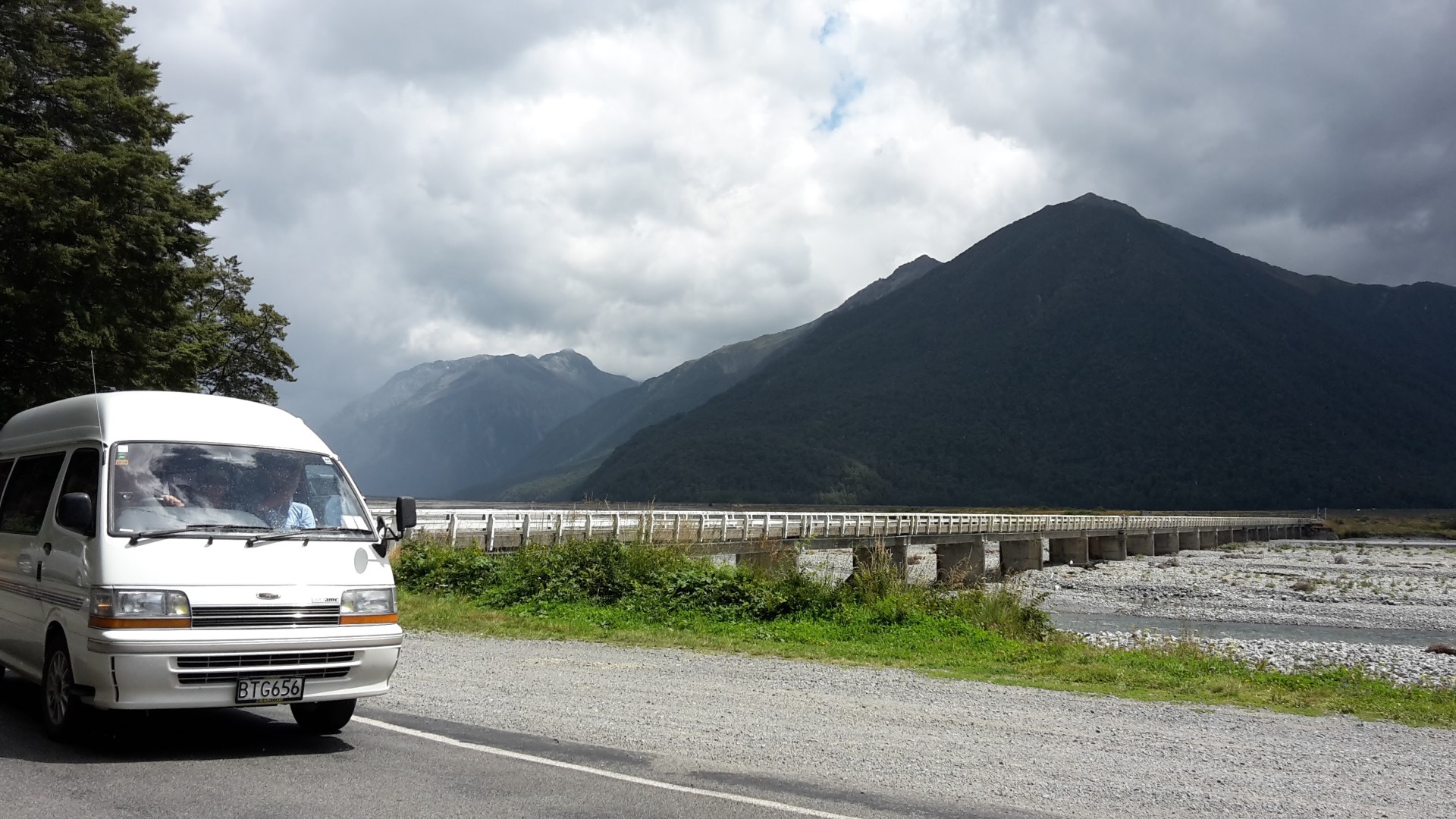 North Island vs South Island: Where Should You Live in New Zealand?
